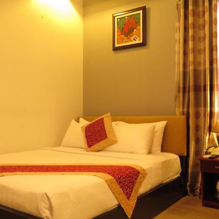 Sunflowers Hotel Airport Хошимин Екстериор снимка