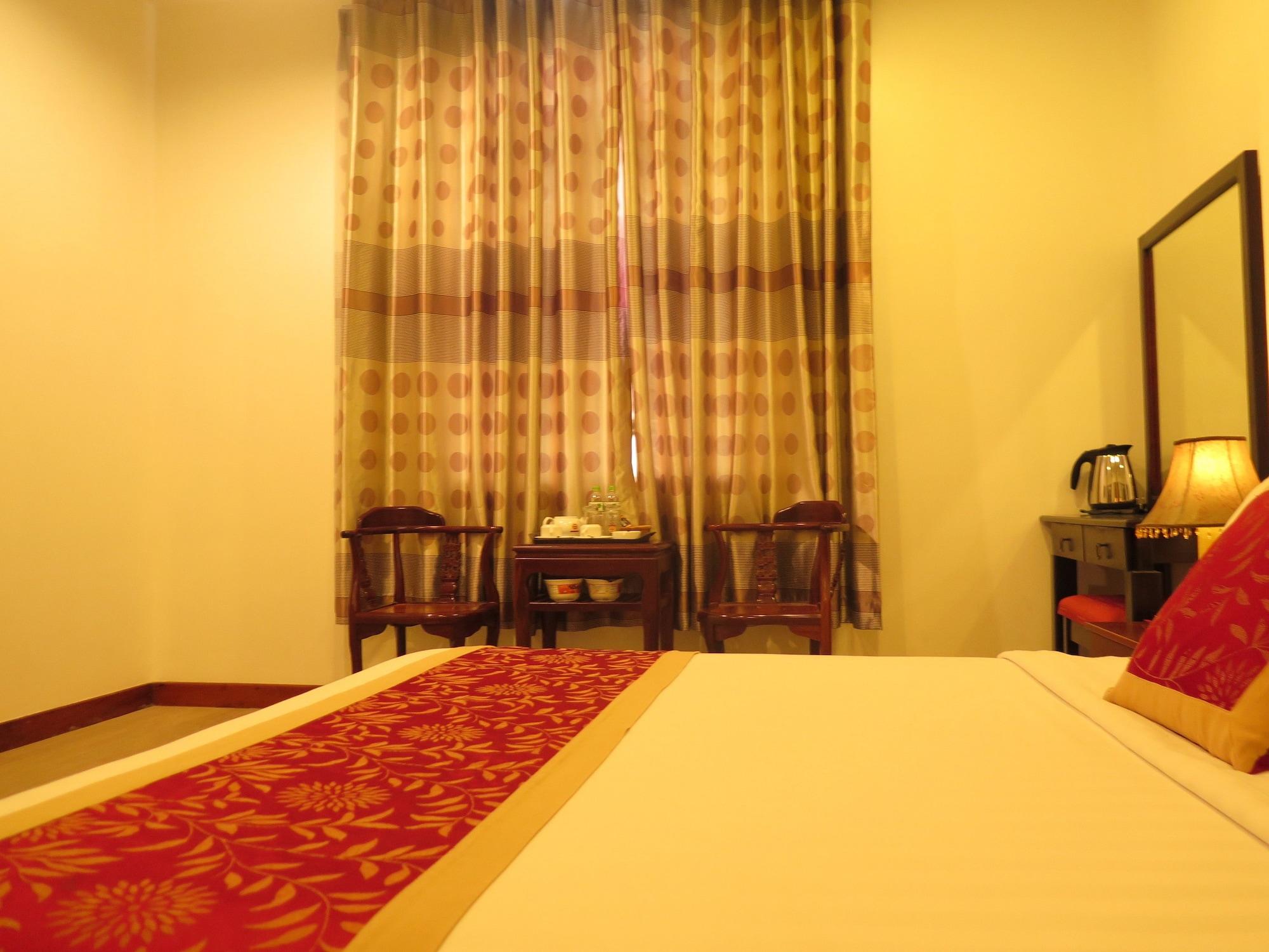 Sunflowers Hotel Airport Хошимин Екстериор снимка
