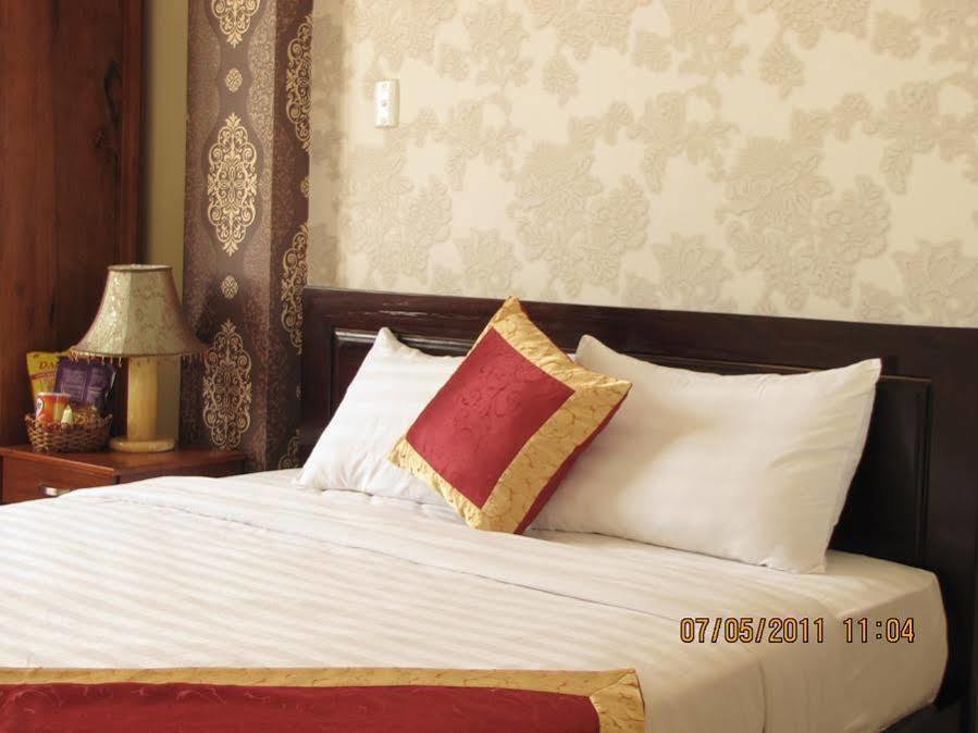 Sunflowers Hotel Airport Хошимин Екстериор снимка