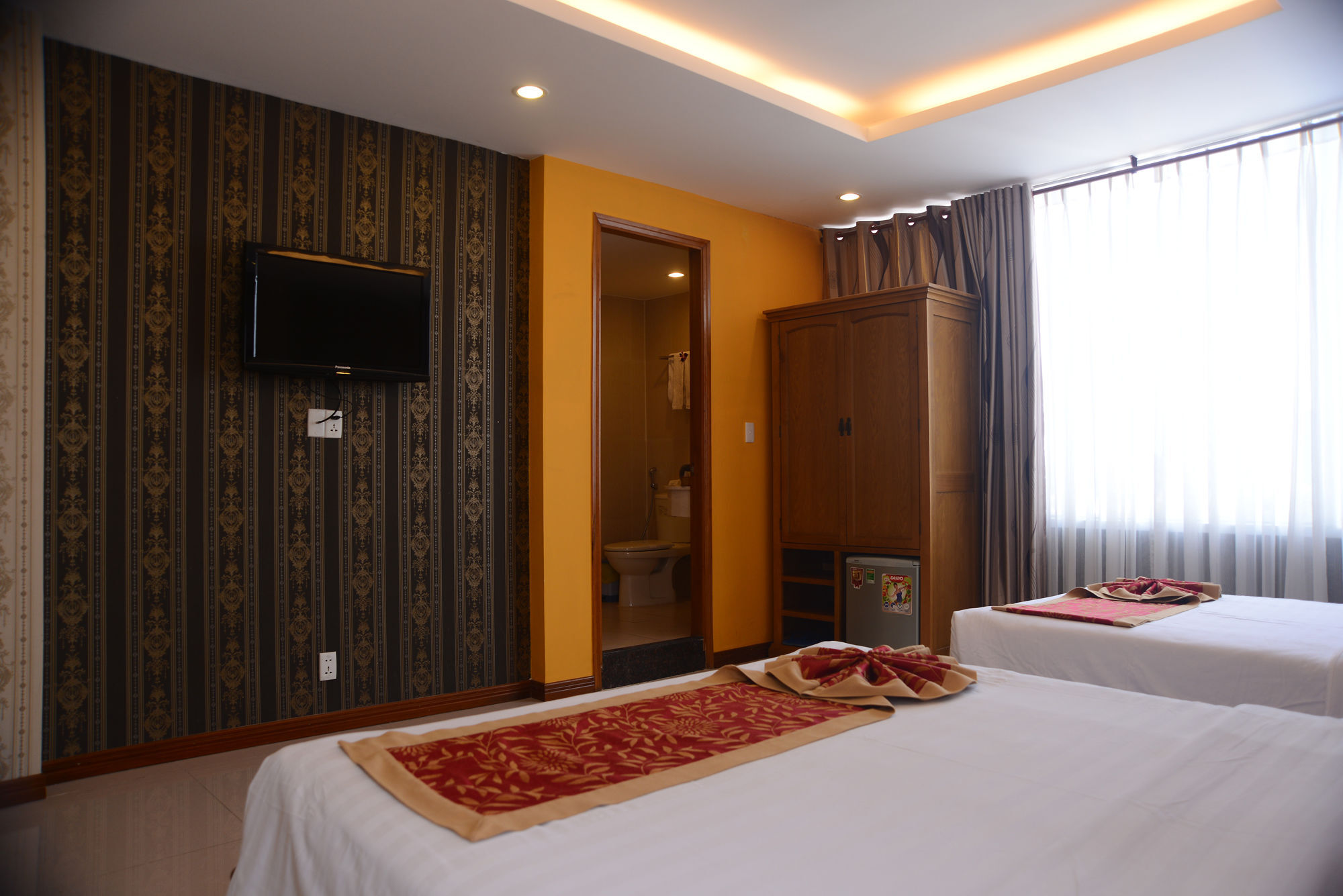 Sunflowers Hotel Airport Хошимин Екстериор снимка
