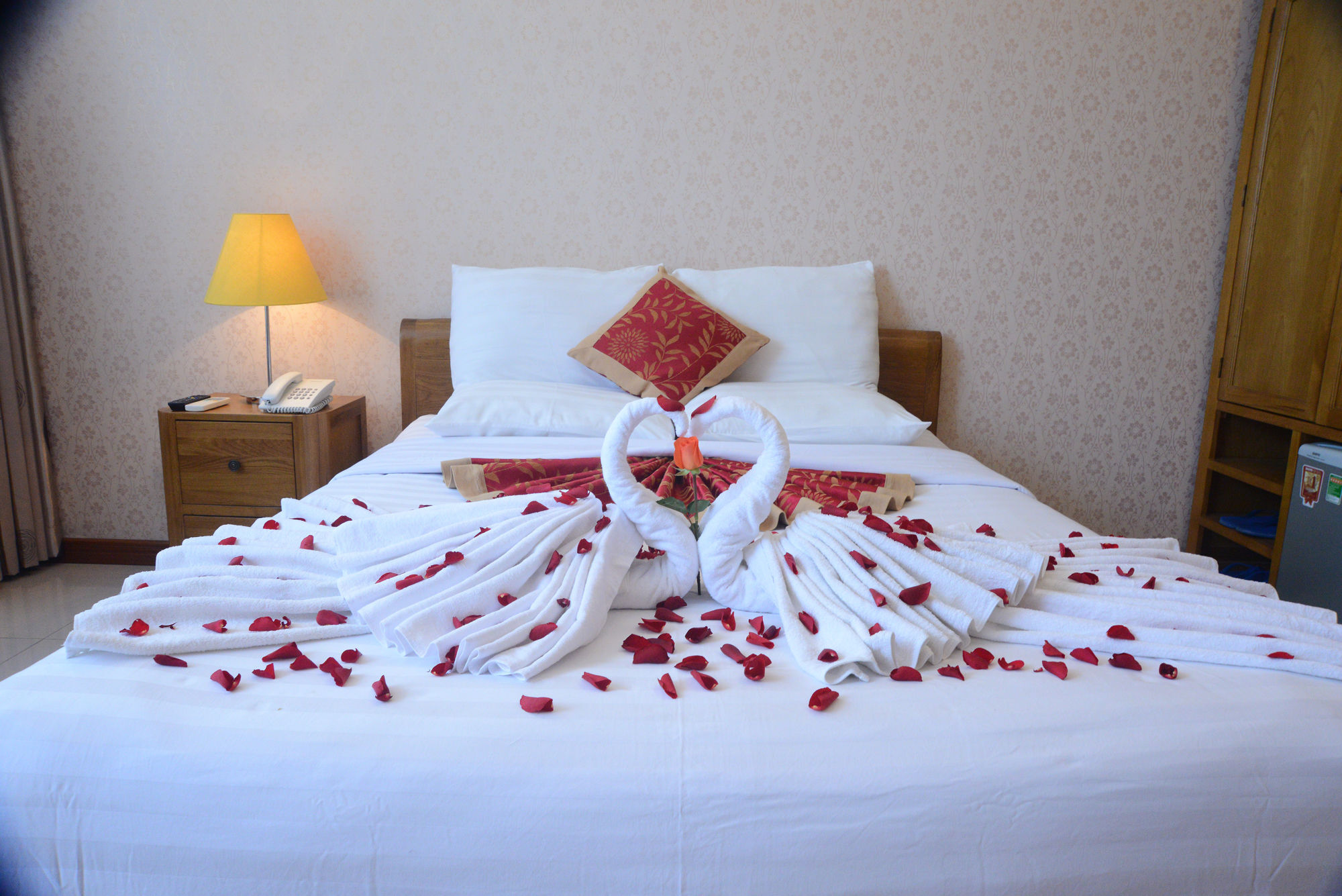 Sunflowers Hotel Airport Хошимин Екстериор снимка
