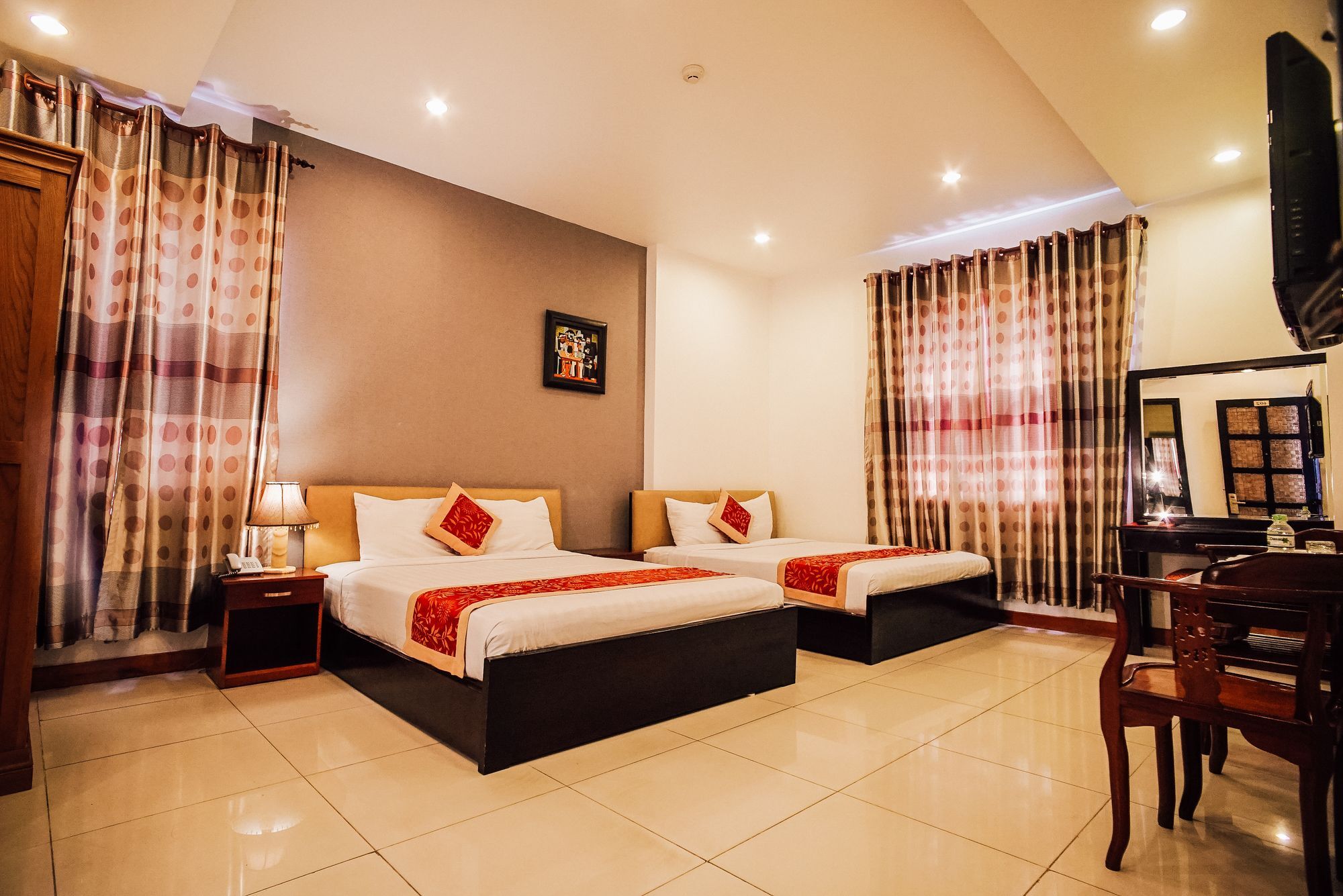 Sunflowers Hotel Airport Хошимин Екстериор снимка