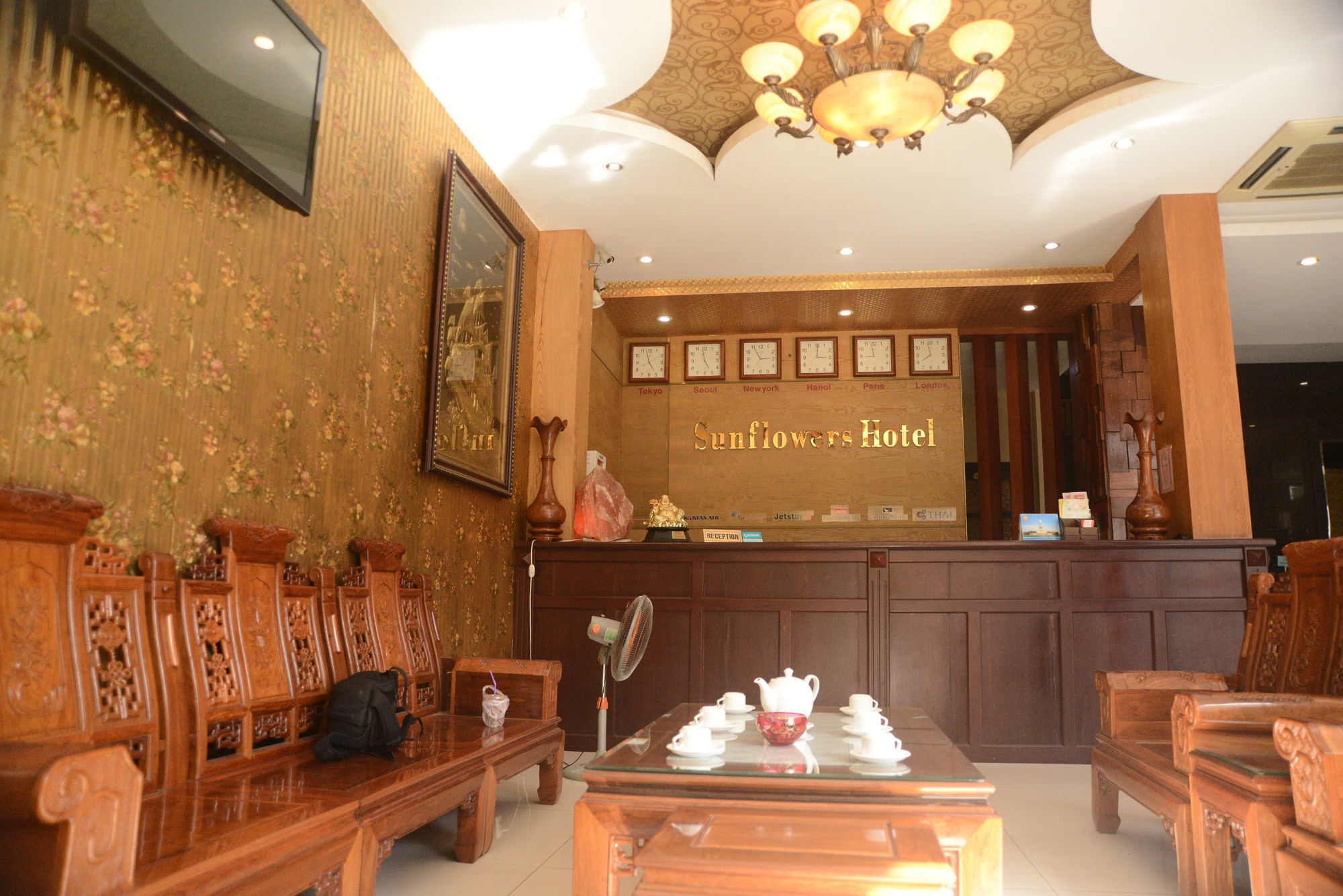 Sunflowers Hotel Airport Хошимин Екстериор снимка