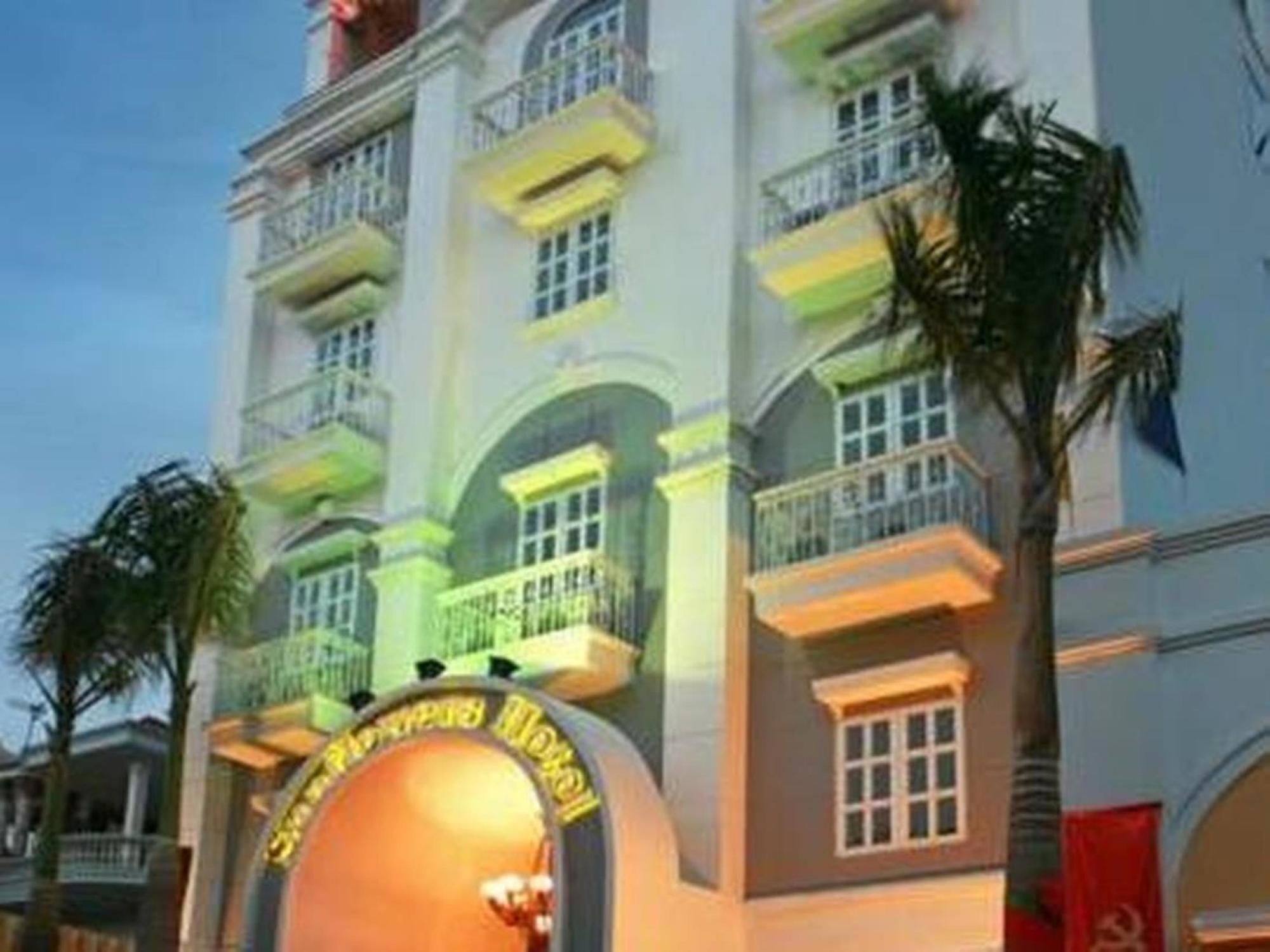 Sunflowers Hotel Airport Хошимин Екстериор снимка