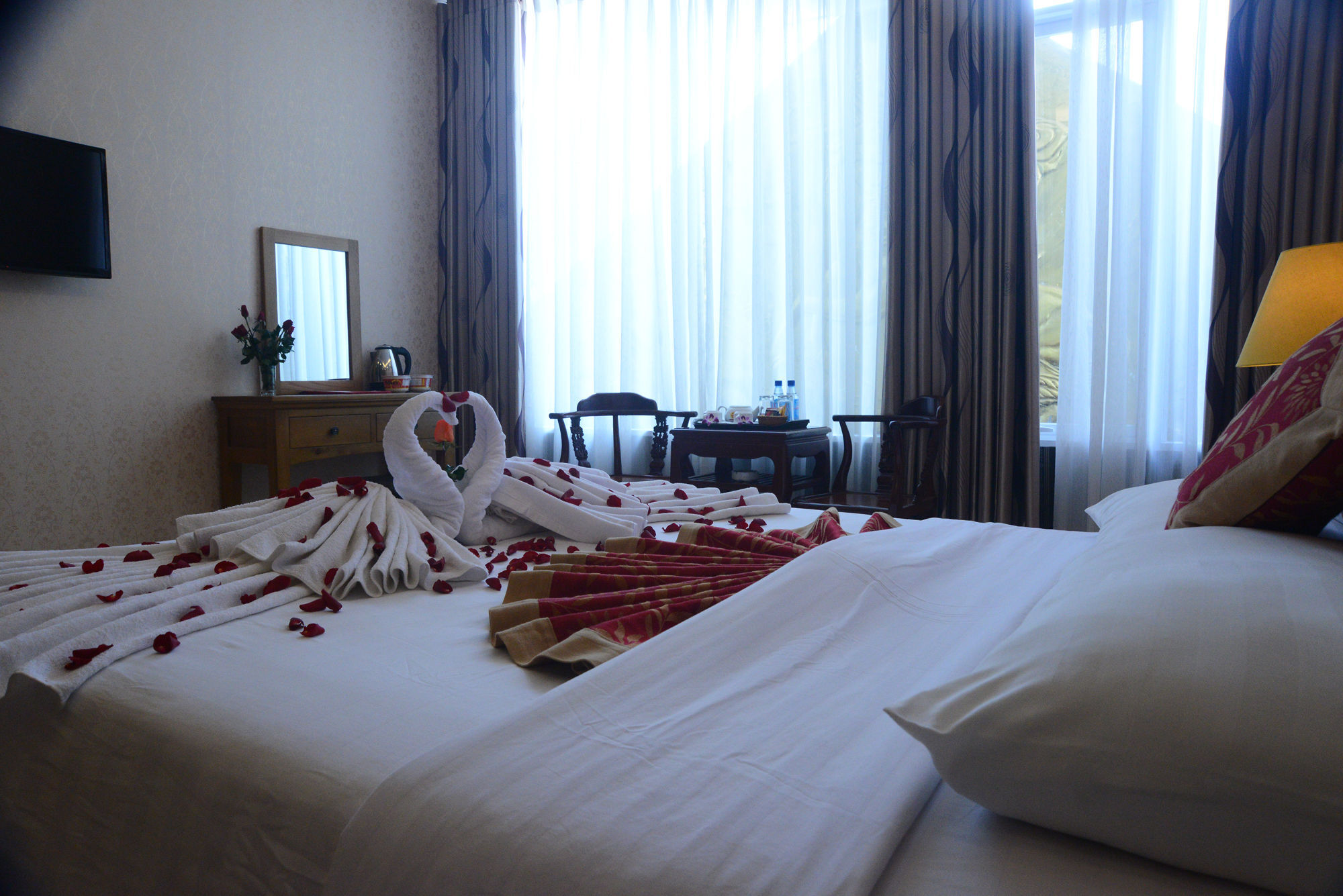 Sunflowers Hotel Airport Хошимин Екстериор снимка
